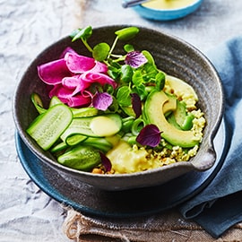 Bulger salade met avocado en paarse radijs Bulger salade met avocado en paarse radijs